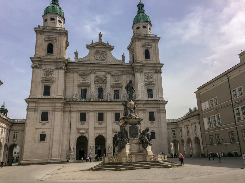 Salzburg, Salzburgerland/Austria - April 5 2016: Salzburger Dom Cathedral and monument royalty free stock image Salzburg, Salzburgerland/Austria - April 5 2016: Salzburger Dom Cathedral and monument royalty free stock image