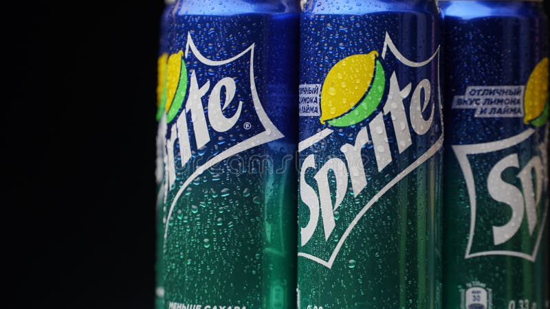 Samara, Federazione Russa - 22 luglio 2018 Sprite può su fondo nero Sprite è una delle bevande popolari fotografia stock libera da diritti Samara, Federazione Russa - 22 luglio 2018 Sprite può su fondo nero Sprite è una delle bevande popolari fotografia stock libera da diritti