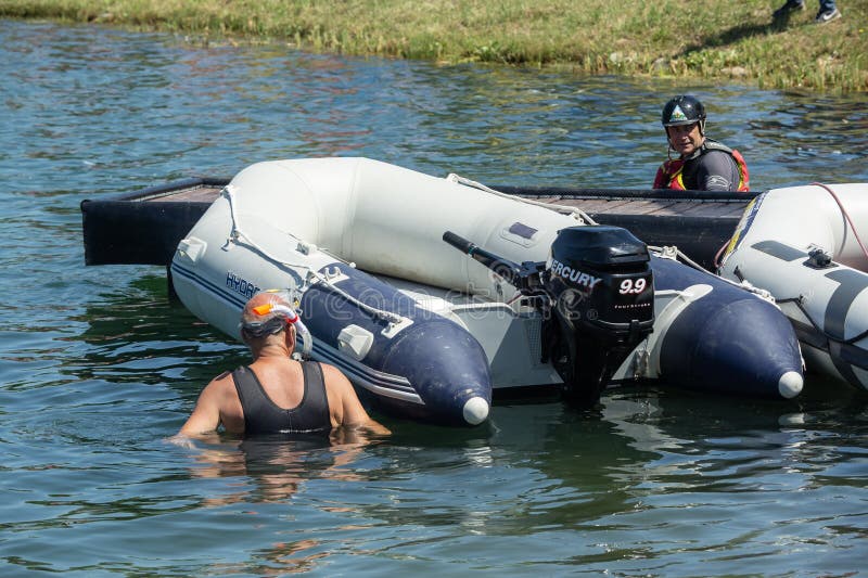 Rescue exercise with divers at Sambotin Lake.