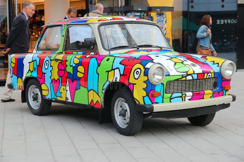 Samochód trabant obraz stock editorial. Obraz złożonej z kolorowy