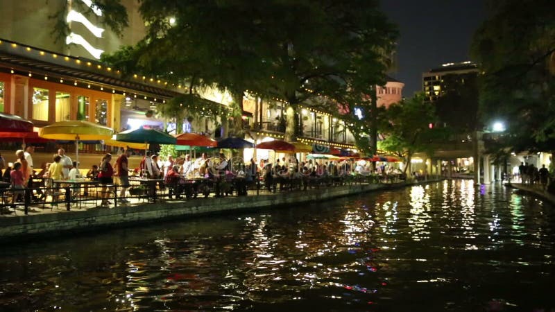 San Antonio Riverwalk alla notte