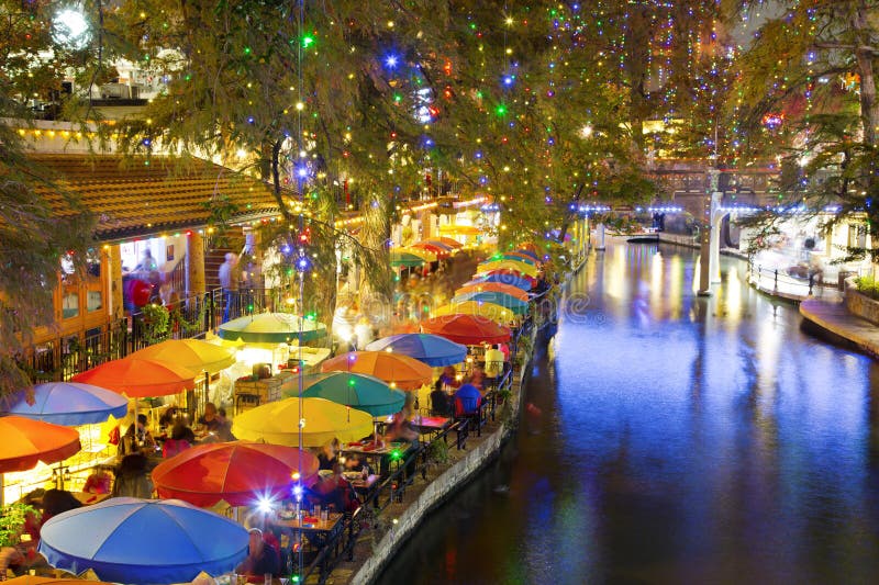 San Antonio Riverwalk en la noche fotografía de archivo libre de regalías