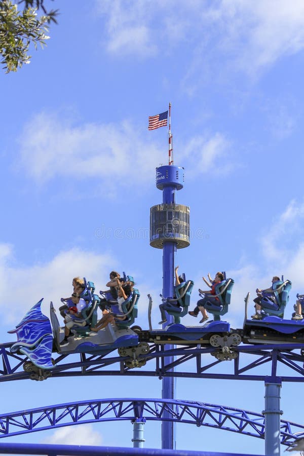 Roller coaster seaworld hi-res stock photography and images - Alamy