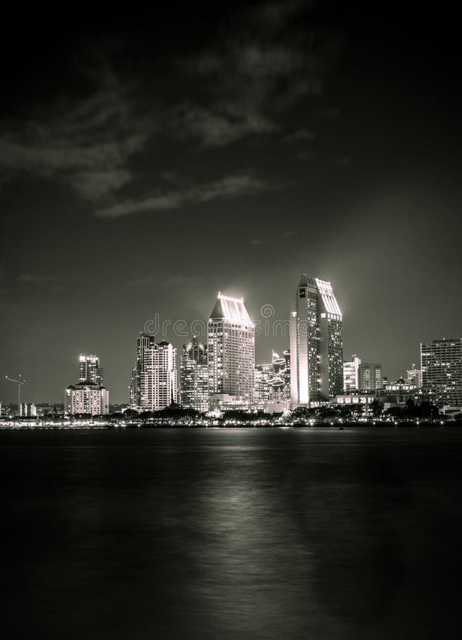 Download San Diego Night photo stock. Image du cityscape, pendant - 45359884