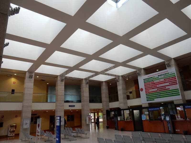 San Donato Milanese - atrium Szpitalny wejście zdjęcia stock San Donato Milanese - atrium Szpitalny wejście zdjęcia stock