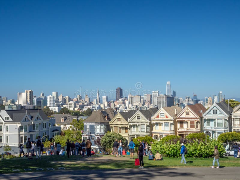 San Francisco, Californië, de V.S.: Geschilderde dames, Victoriaanse en Edwardian-huizen en gebouwen, Alamo Vierkant Park stock afbeelding San Francisco, Californië, de V.S.: Geschilderde dames, Victoriaanse en Edwardian-huizen en gebouwen, Alamo Vierkant Park stock afbeelding