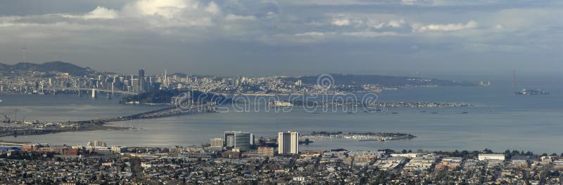 San Francisco e la baia immagine stock libera da diritti San Francisco e la baia immagine stock libera da diritti