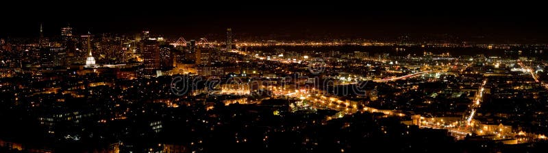 San Francisco entro la notte fotografia stock libera da diritti San Francisco entro la notte fotografia stock libera da diritti