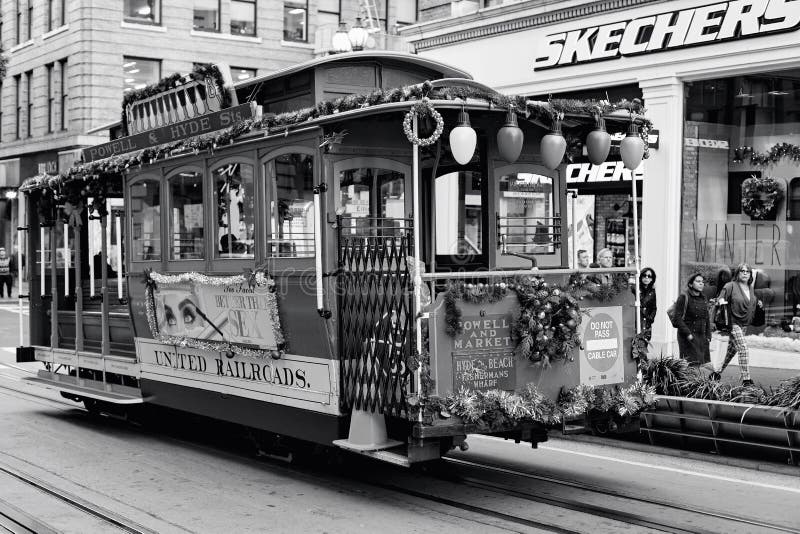 San Francisco, Etats-Unis - le tram Powell-Hyde de funiculaire est attraction touristique célèbre photos stock San Francisco, Etats-Unis - le tram Powell-Hyde de funiculaire est attraction touristique célèbre photos stock
