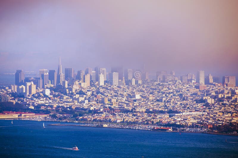 San Francisco Foggy Skyline Imagen de archivo Imagen de francisco