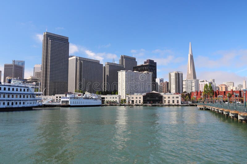 San Francisco horisont fotografering för bildbyråer San Francisco horisont fotografering för bildbyråer