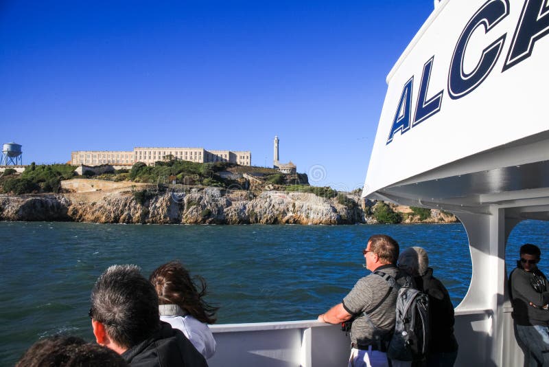 San Fransisco Alcatraz wyspa od wycieczki turysycznej łodzi fotografia stock San Fransisco Alcatraz wyspa od wycieczki turysycznej łodzi fotografia stock
