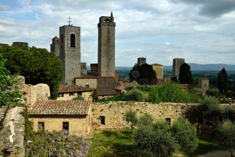San Gimignano Parco della Rocca, Tuscany, Italien arkivbild San Gimignano Parco della Rocca, Tuscany, Italien arkivbild