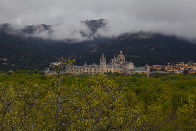 San Lorenzo del Escorial, Madrid, Espagne, le 7 mai 2019, vue de chaise de Felipe II images libres de droits San Lorenzo del Escorial, Madrid, Espagne, le 7 mai 2019, vue de chaise de Felipe II images libres de droits