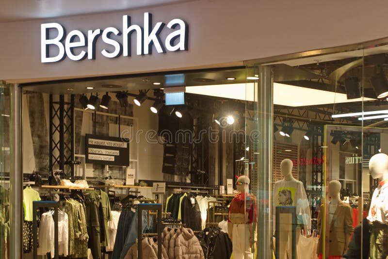 San Petersburgo, Rusia - 02 De Marzo De 2019: Tienda De La Marca Española  De Ropa Juvenil Bershka En El Centro Comercial Logo De Imagen de archivo  editorial - Imagen de ropa, manera: 143083109