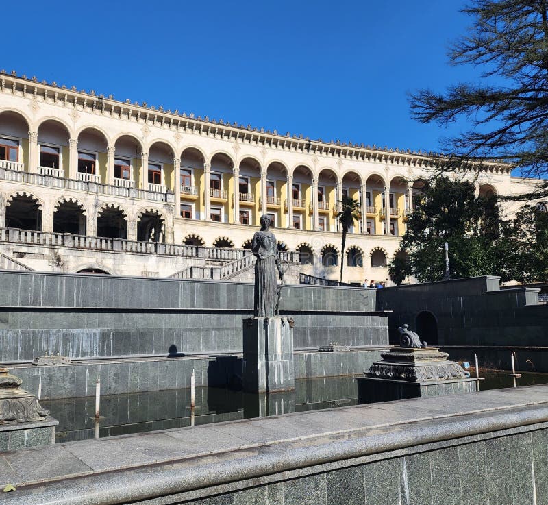 Sanatorio abandonado del Ministerio de la industria del carbón de la URSS en Tsqalabsú Georgia imágenes de archivo libres de regalías