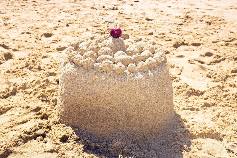 sand-cake-beach-31953349.jpg