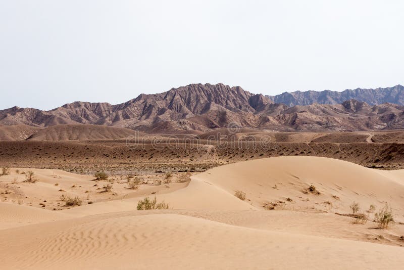 Sand dunes in iranian desert Dasht-e Kavir.