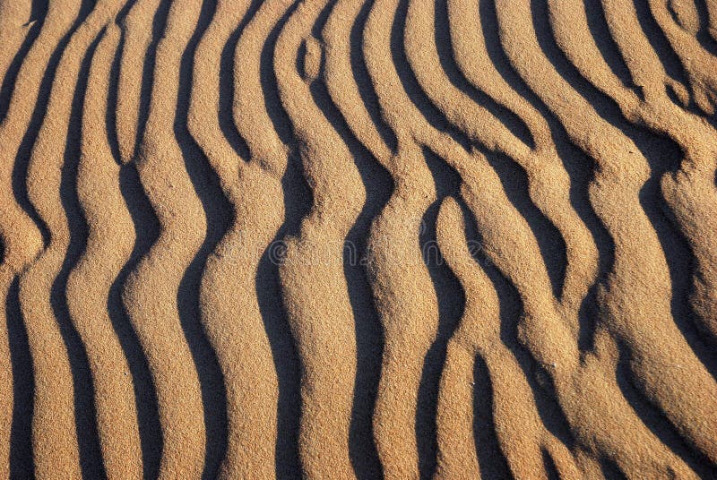 Sand waves pattern