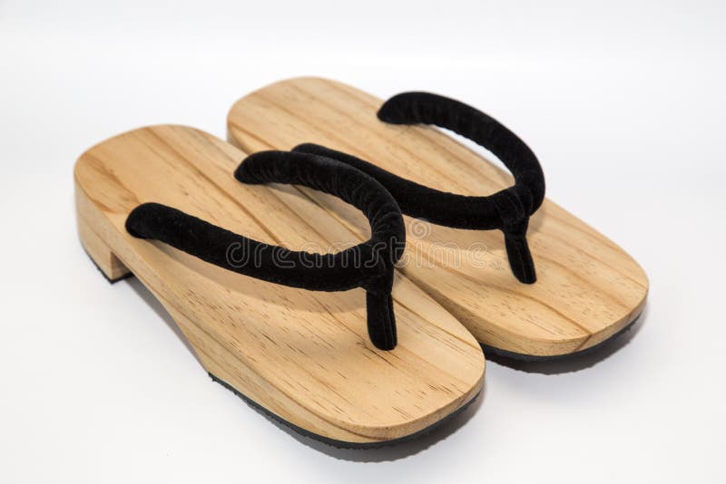 Sandalias Japonesas De Madera Foto de archivo - Imagen manera, 103404706