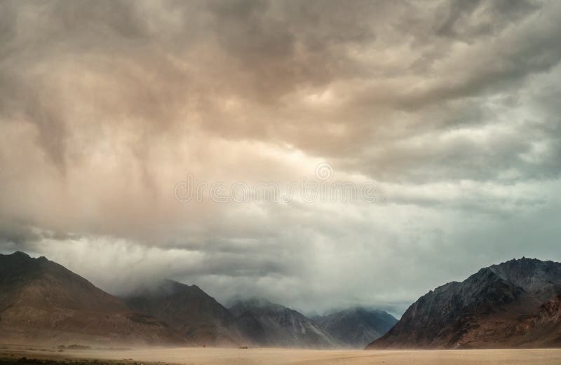 Sandstorm i den Nubra dalen, Jammu and Kashmir, Leh, Indien