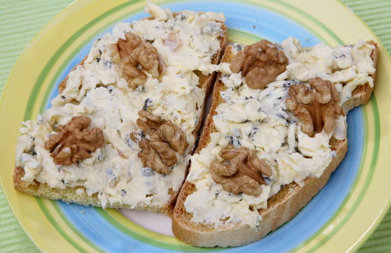 Sandwich with cheese