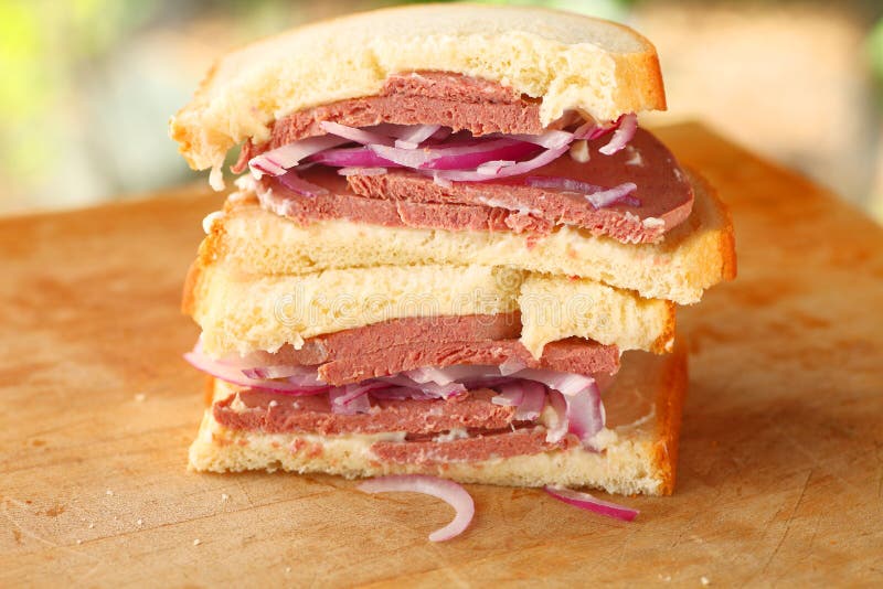 BraunschweigerSandwich Mit Zwiebel Stockbild Bild von geschmackvoll