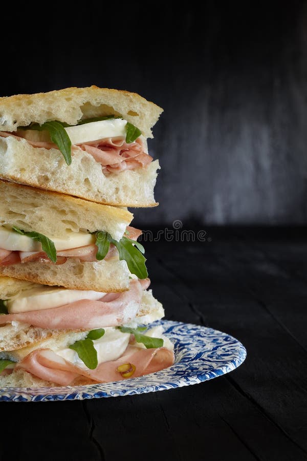 Sandwich-Pizza-Mortadella-Mozzarella stockfotos Sandwich-Pizza-Mortadella-Mozzarella stockfotos