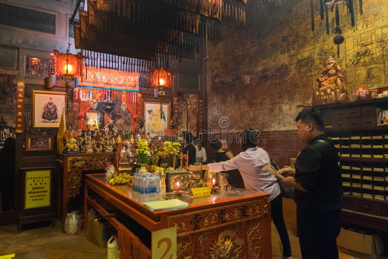 Sang Tham Shrine nel diciottesimo capodanno cinese di Phuket ed in vecchio Phu immagini stock libere da diritti Sang Tham Shrine nel diciottesimo capodanno cinese di Phuket ed in vecchio Phu immagini stock libere da diritti