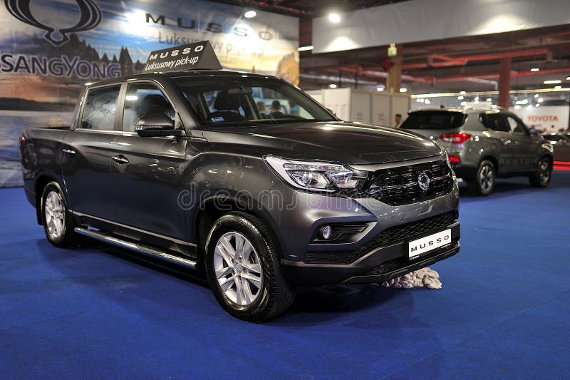 Sangyong Warszawa-motorshow 2018 royaltyfri fotografi