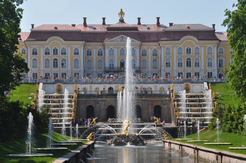 Sankt Petersburg sightseeing: Peterhof palace