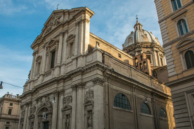 Sant ` Andrea della Valle is een minder belangrijke basiliek in rione van Sant ` Eustachio van de stad van Rome stock foto Sant ` Andrea della Valle is een minder belangrijke basiliek in rione van Sant ` Eustachio van de stad van Rome stock foto