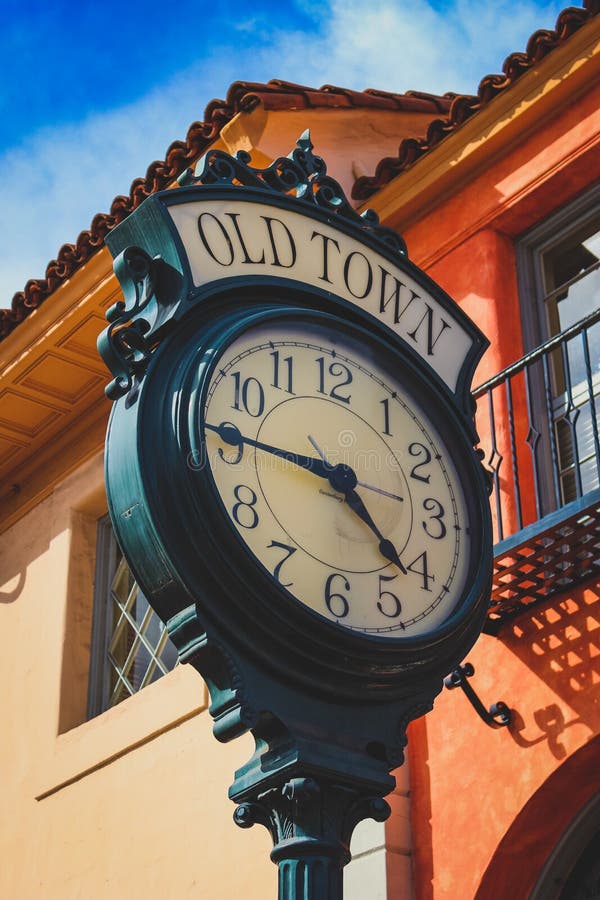 Santa Barbara Old Town Clock Redaktionell Arkivbild Bild av norr