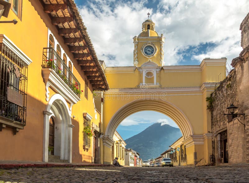 Santa Catalina Arch ans Agua Volcano in Antigua, Guatemala. Santa Catalina Arch ans Agua Volcano in Antigua, Guatemala