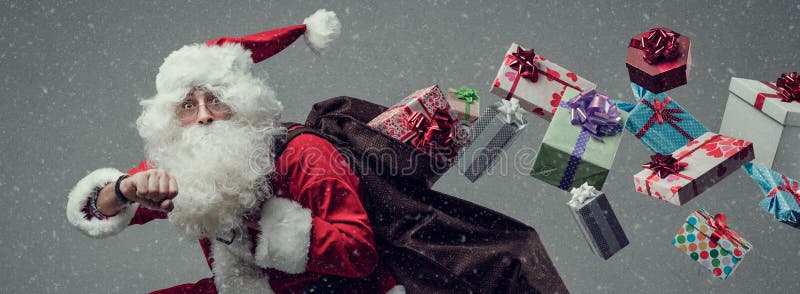 Santa Claus die en giften in werking stellen leveren