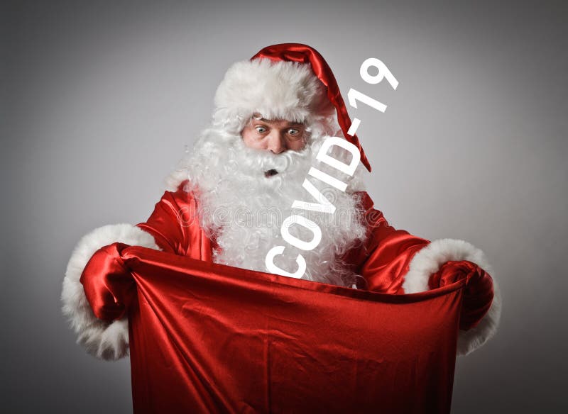 Santa claus i sack. covid19 jako prezent świąteczny zdjęcie stock