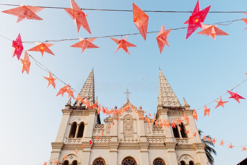 Santa Cruz Basilica au temps de Noël dans le fort Kochi images stock Santa Cruz Basilica au temps de Noël dans le fort Kochi images stock