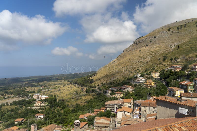 Santa Domenica Talao, Calabria, Ιταλία: ιστορική πόλη στοκ εικόνες Santa Domenica Talao, Calabria, Ιταλία: ιστορική πόλη στοκ εικόνες