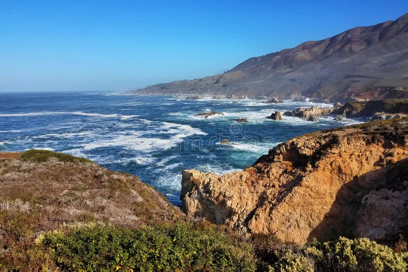 Santa Lucia Mountains abrubtly rise out of the Pacific Ocean, Big Sur, CA