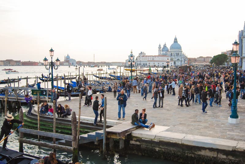 Santa Maria della Salute kyrka i mitten av Venedig arkivbild Santa Maria della Salute kyrka i mitten av Venedig arkivbild