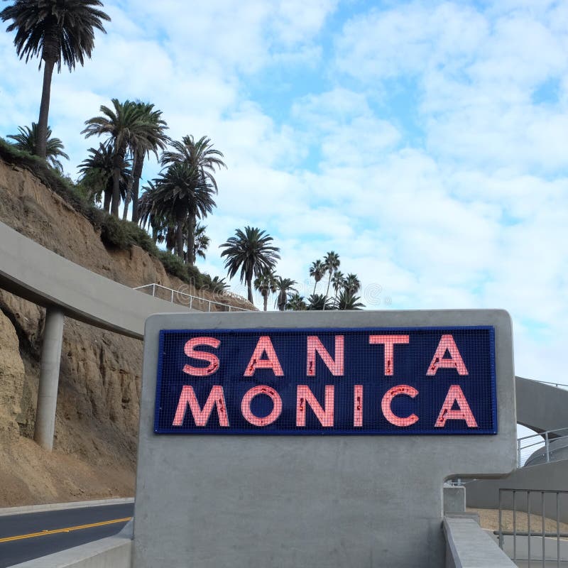 Santa Monica Sign en color foto de archivo libre de regalías Santa Monica Sign en color foto de archivo libre de regalías