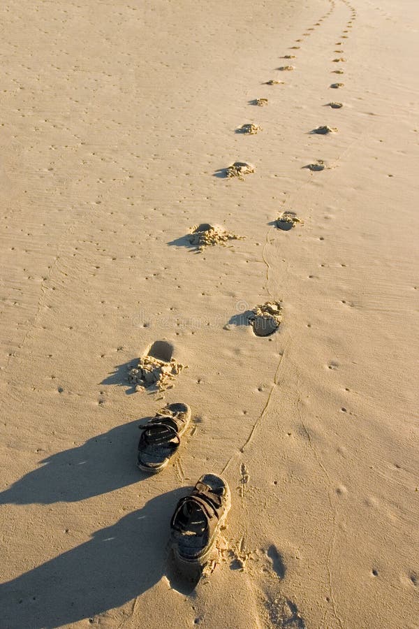 Santals sur la plage photographie stock libre de droits Santals sur la plage photographie stock libre de droits