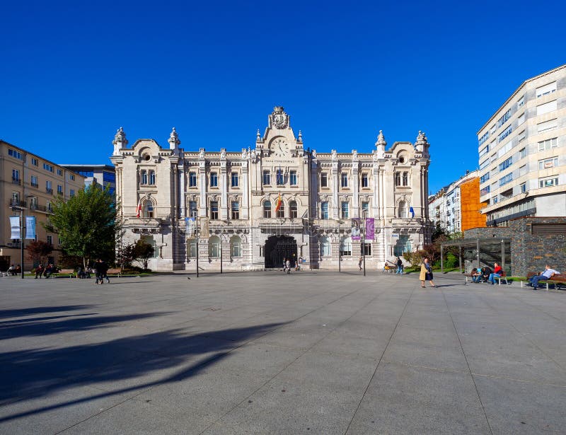 SANTANDER, ESPAGNE - 15 OCTOBRE 2012 Ville Hall Square de Santander la Cantabrie, Espagne photos stock SANTANDER, ESPAGNE - 15 OCTOBRE 2012 Ville Hall Square de Santander la Cantabrie, Espagne photos stock