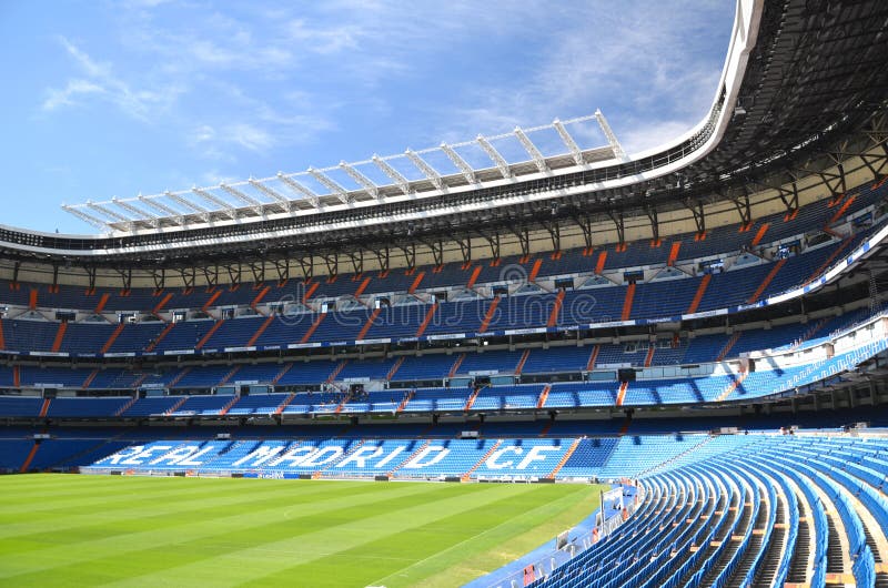 Soccer - UEFA Champions League - Group E - Real Madrid v Steaua Bucuresti -  Santiago Bernabeu Stock Photo - Alamy