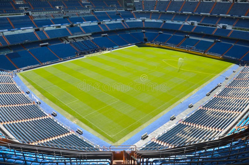 Soccer - UEFA Champions League - Group E - Real Madrid v Steaua Bucuresti -  Santiago Bernabeu Stock Photo - Alamy