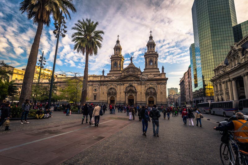 Santiago de Chile - lipiec 2017: KoÅ›ciół miejski Santiago w historycznym centrum Santiago w Chile fotografia royalty free Santiago de Chile - lipiec 2017: KoÅ›ciół miejski Santiago w historycznym centrum Santiago w Chile fotografia royalty free