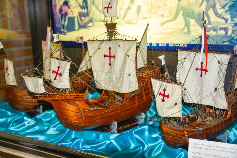 Santo Domingo Dominikanska republiken Sänd reproduktionen för ` s av Niña, halvliter mjölk och Santa Maria Museum inom Columbus fotografering för bildbyråer Santo Domingo Dominikanska republiken Sänd reproduktionen för ` s av Niña, halvliter mjölk och Santa Maria Museum inom Columbus fotografering för bildbyråer