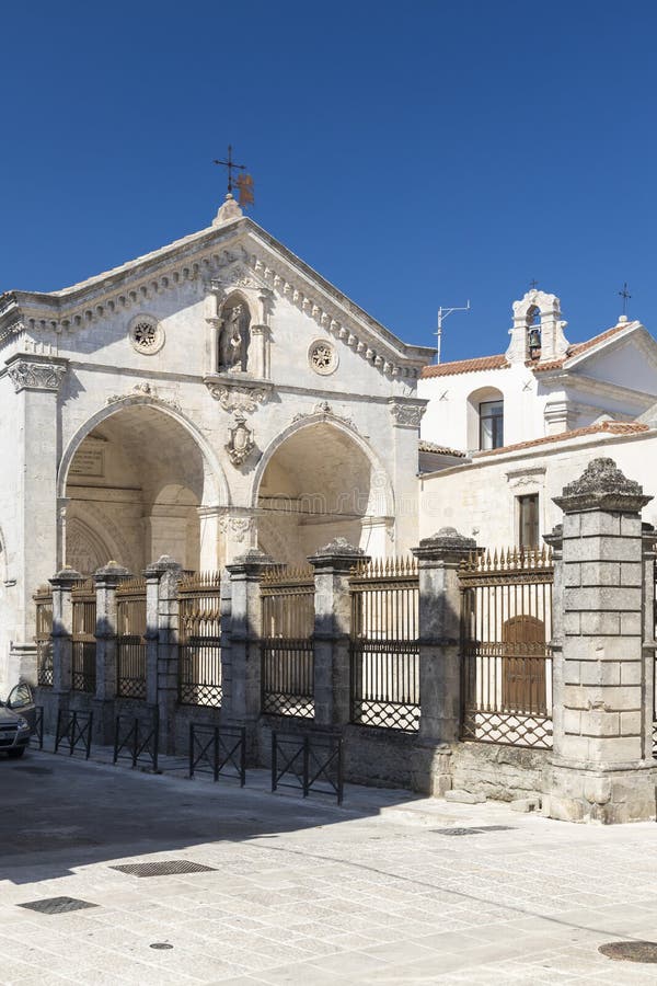 Santuario S Michele Arcangelo Puglia Santuario De San Michele Arcangelo Sitio Unesco Monte Santangelo Puglia