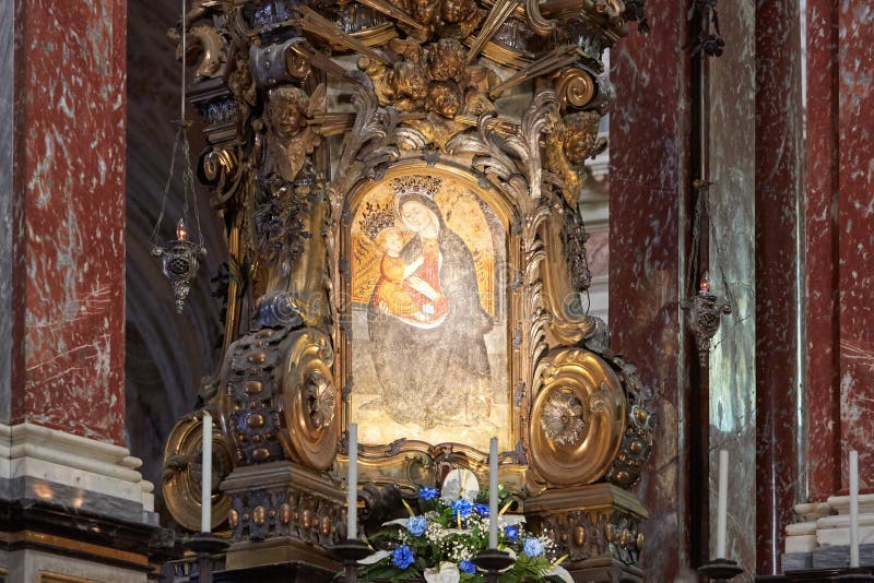 Santuario di Vicoforte, icona miracolosa di vergine Maria in Piemonte, Italia immagini stock libere da diritti Santuario di Vicoforte, icona miracolosa di vergine Maria in Piemonte, Italia immagini stock libere da diritti