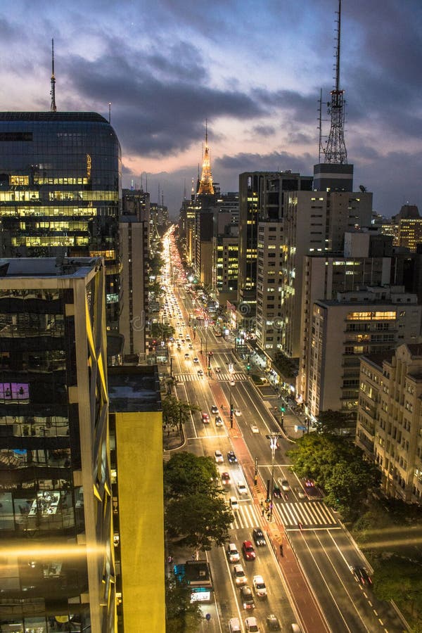 Sao Paulo/Brazil: Decathlon, Forever21 Stores, in Paulista Avenue, Night  Editorial Photography - Image of avenue, downtown: 174237562